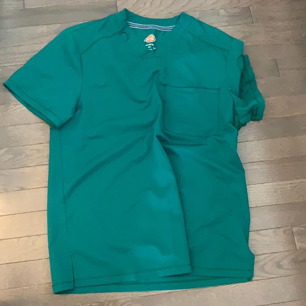 Men’s Medium Green Dickies Scrub Top